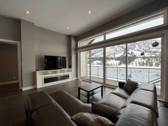 FURNISHED 4 Bed/3.5 Home in Black Mountain - Photo 1