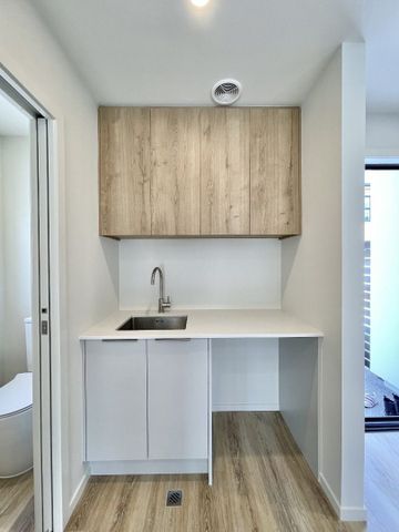 Modern 2-Bedroom Home in Wainuiomata - Photo 5