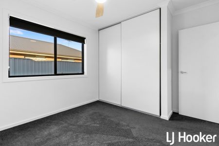 Spacious Family Home - Photo 2