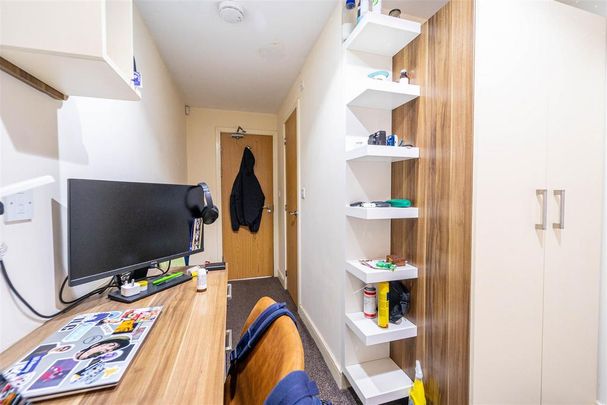 6 bedroom house to rent - Photo 1