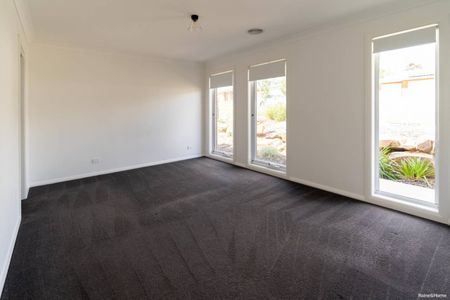 LOW MAINTENANCE LIVING IN A SOUGHT AFTER LOCATION - Photo 4