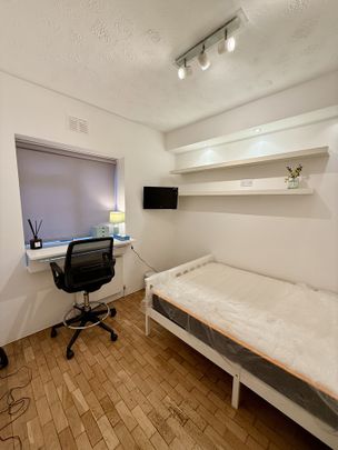 Room in a Shared Flat, Burnham Court, NW4 - Photo 1