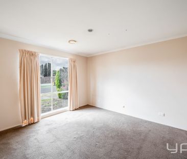 Large Family Home! - Photo 1