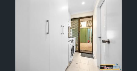 Beautiful Family Home in a Prime Location - Photo 3