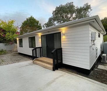 Charming 3BR Home in Glen Eden! - Photo 1