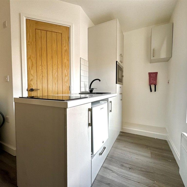 1 bed Studio To Let - Photo 1