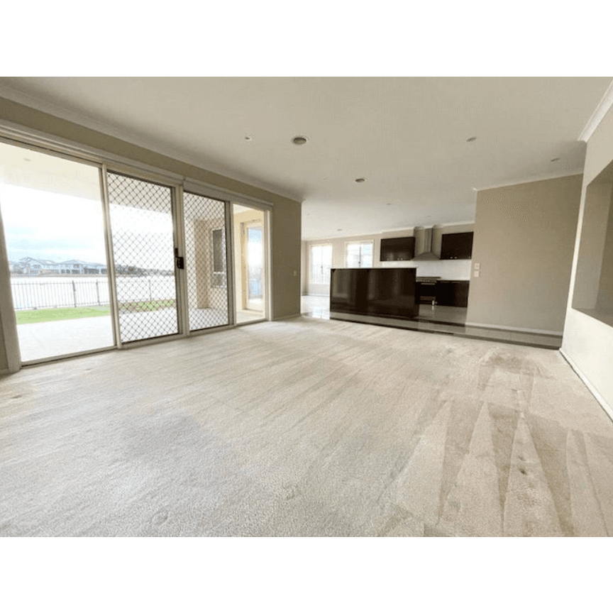 32 spinnaker- 5 Bedroom home located in Sanctuary Lakes - Photo 1
