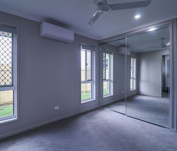 COASTAL COMFORT MEETS EASY LIVING AT 2 CHELSEA DRIVE! - Photo 2