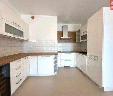 Nabízíme k pronájmu exkluzivní byt o velikosti 3 + kk na ulici Eduarda Hamburgera v Olomouci - Fotografie 4
