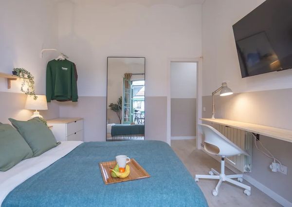 Carrer de Pons i Gallarza, Barcelona, Catalonia 08030