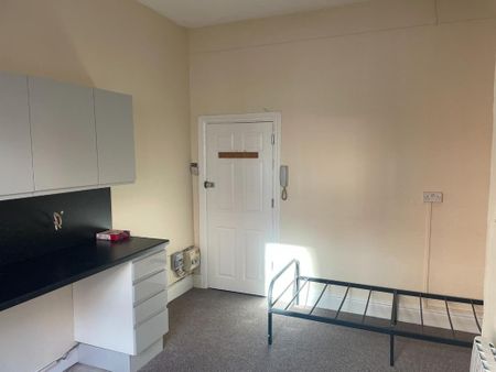 Studio to rent - Photo 2