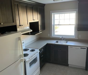 Unit B - Photo 2