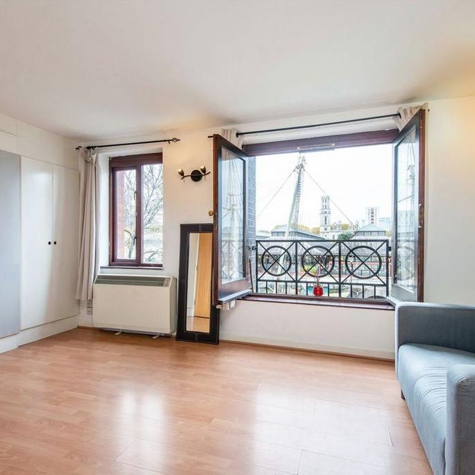 Studio to rent - Photo 1