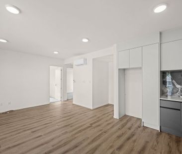 Beautiful new home with a balcony! - Photo 1