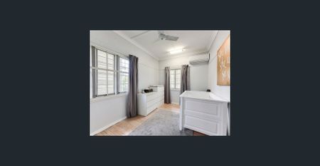 Renovated beauty in handy location. - Photo 4