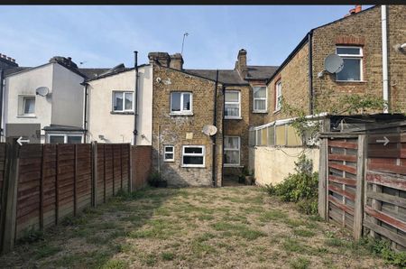 3 Bed Detached House, Leonard Road, SW16 - Photo 4
