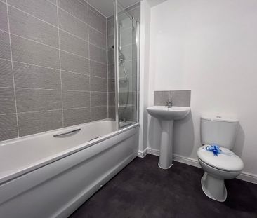 3 bedroom semi-detached house to rent - Photo 4