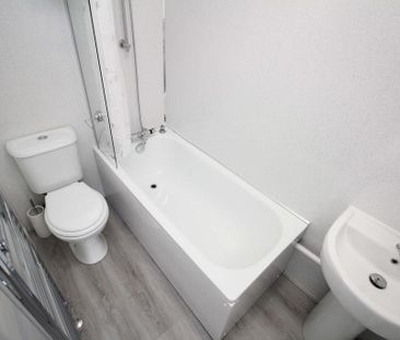 2 bedroom terraced house to rent - Photo 6