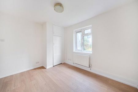 3 bedroom maisonette to rent - Photo 4