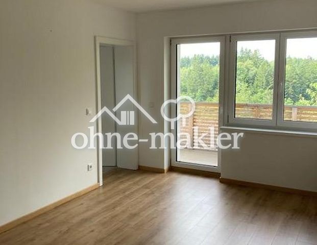 Moderne 2-Zimmer-Wohnung mit Balkon und Blick ins Grüne in Lalling - Foto 1