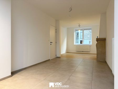 Volledig vernieuwde woning (170 m²) met tuin en garage - Photo 2