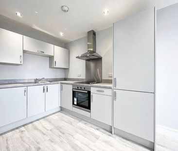 1 bedroom Flat To Let - Photo 2