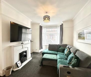 3 bedroom end of terrace house to rent - Photo 4