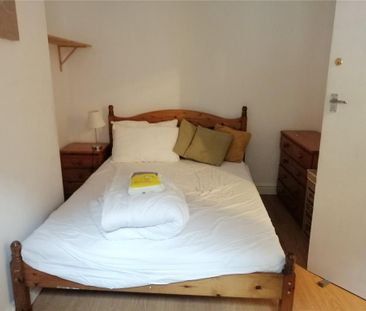 4 bedroom terraced house to rent - Photo 4