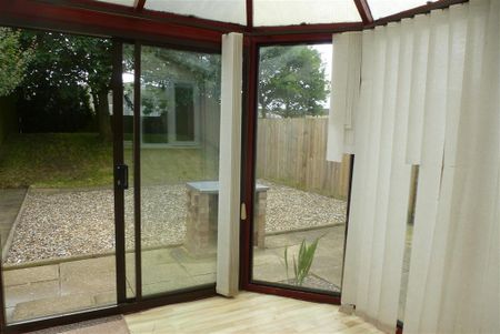 Peterhouse Crescent - Photo 5