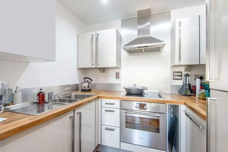1 bedroom flat to rent - Photo 2