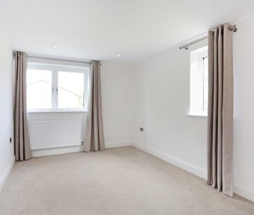 5 bedroom detached house to rent - Photo 2