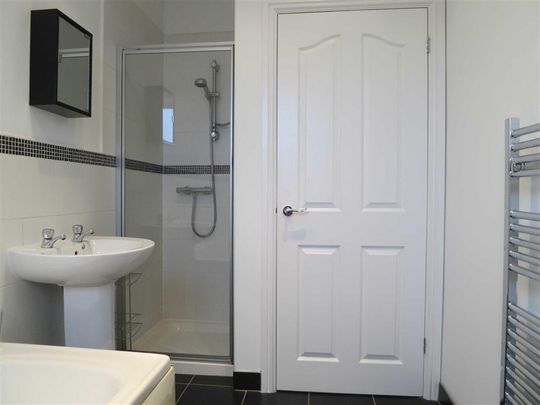 2 bedroom terraced house to rent - Photo 1