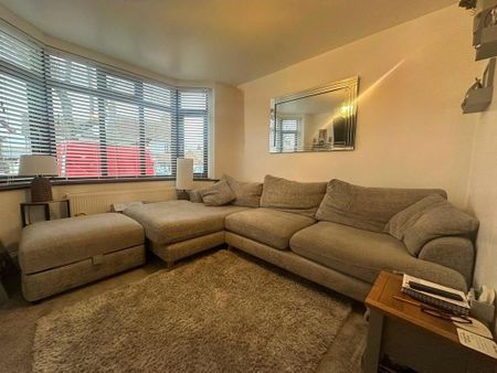 3 bedroom semi-detached house to rent - Photo 2