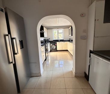 6 bedroom house - Photo 1