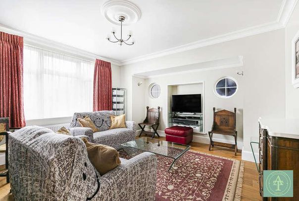 Elm Park Road, Winchmore Hill, London, N21 - Photo 1