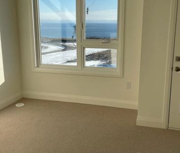 Condo Townhouse For Lease | E9039046 - Photo 4