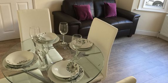 Double Room- Popular Location - Photo 2