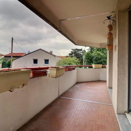 T4 refait à neuf dans Résidence dans parc, garage double - Photo 4