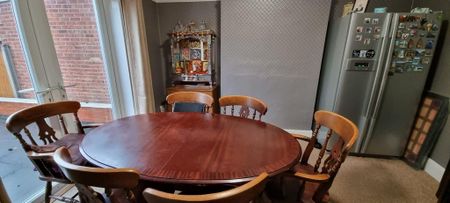 3 bedroom semi-detached house to rent - Photo 2