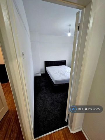 2 bedroom maisonette to rent - Photo 2