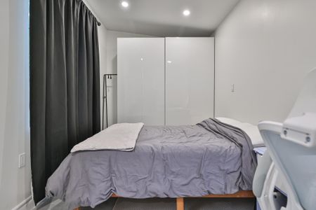 For Lease - 570 Vaughan (Main Floor) Road, Toronto, Ontario - Photo 4