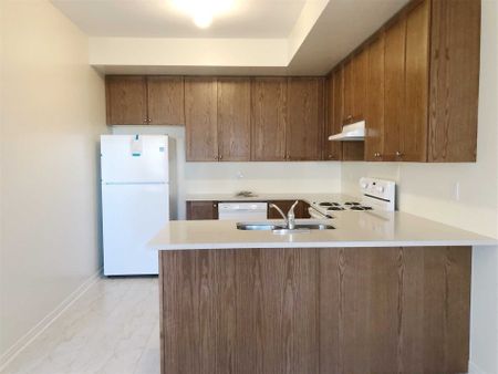 For Lease - 28 Mcgrath Avenue, Richmond Hill, Ontario - Photo 2