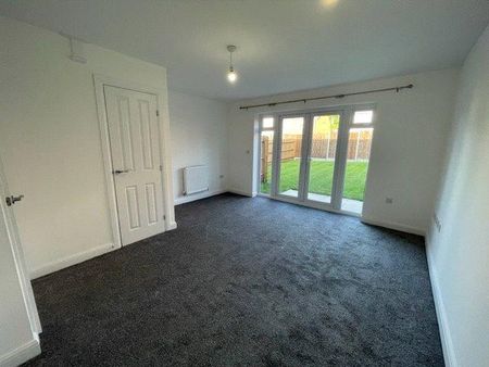 2 bedroom semi-detached house to rent - Photo 4
