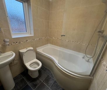 2 bedroom semi-detached house to rent - Photo 5