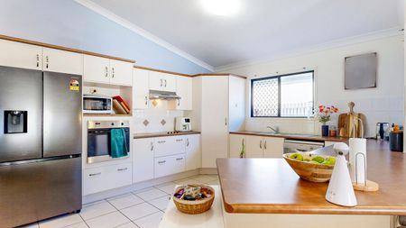 Spacious 3-Bedroom Home in Douglas - Photo 5