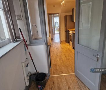 3 bedroom terraced house to rent - Photo 6