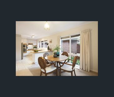 HIDDEN GEM IN HEART OF HAMPTON - Photo 2