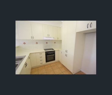 PERFECTLY POSITIONED JETTY TOWNHOUSE - Photo 1