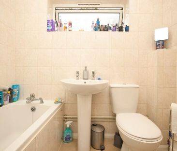 2 bedroom end of terrace house to rent - Photo 1