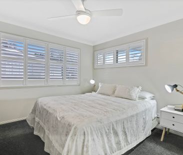 Spacious 3 Bedroom Townhouse with Grassed Courtyard&excl; - Photo 3